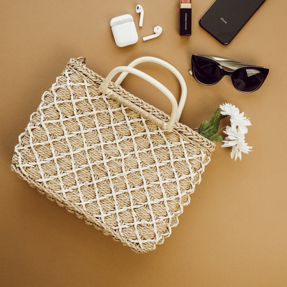 Diamond Weave Straw Bag - Picture 8 of 10